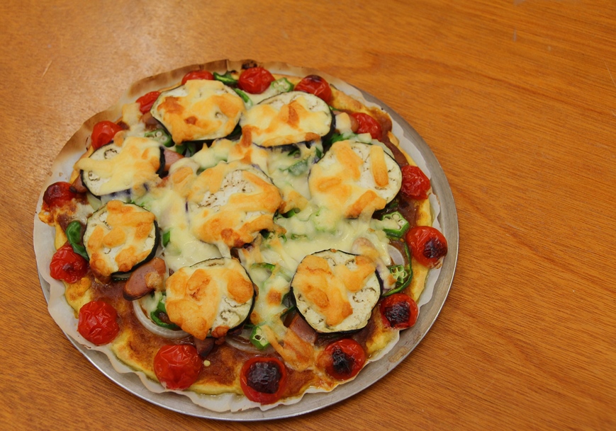 夏野菜のWカレーピザ