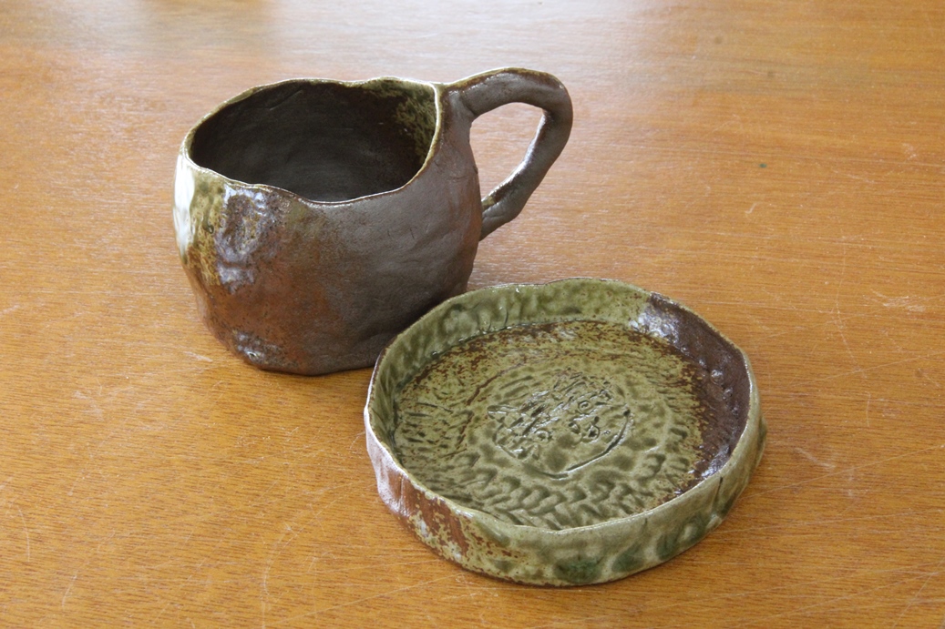 手びねりで器を作ろう