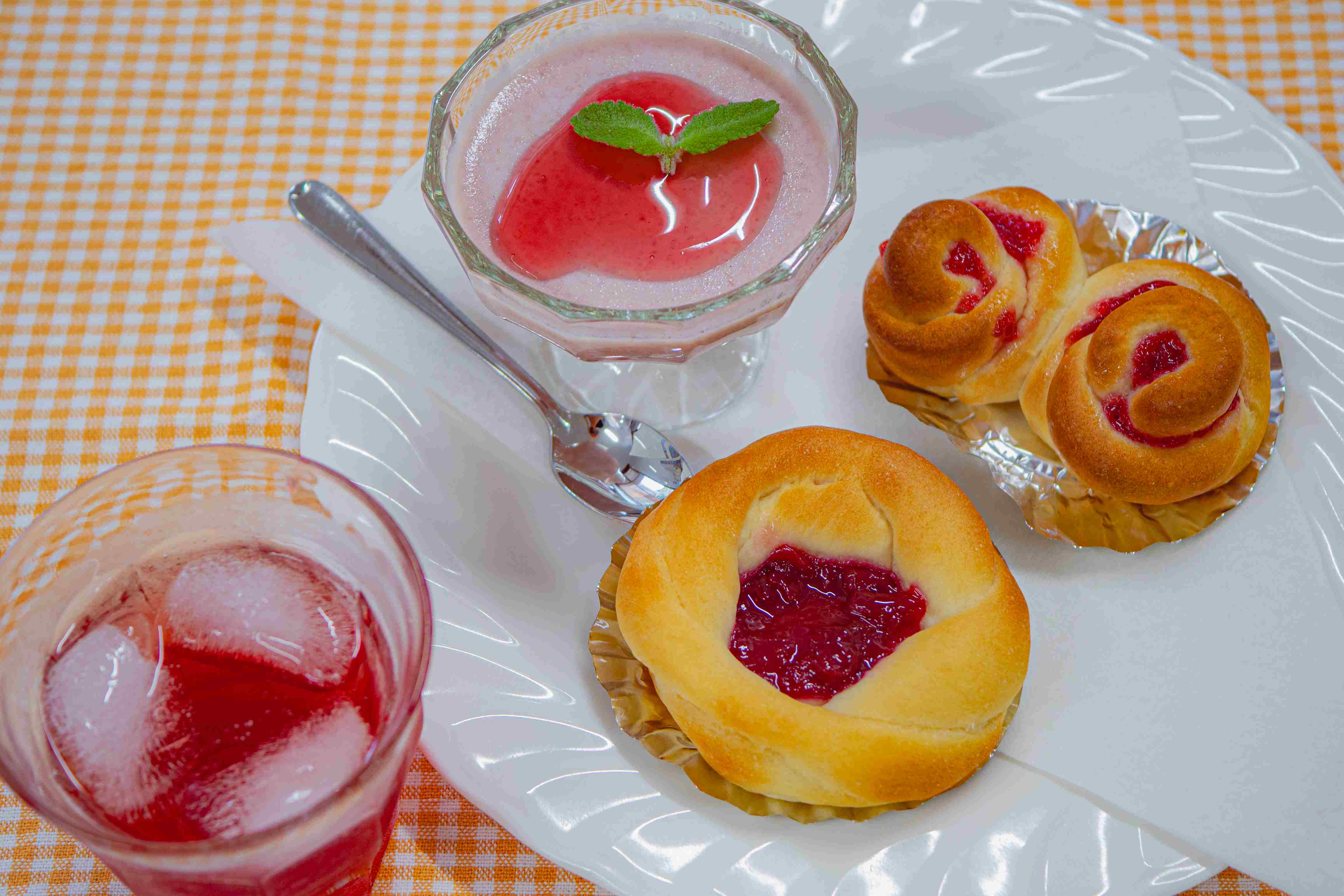 プラムづくめのカフェランチ作り