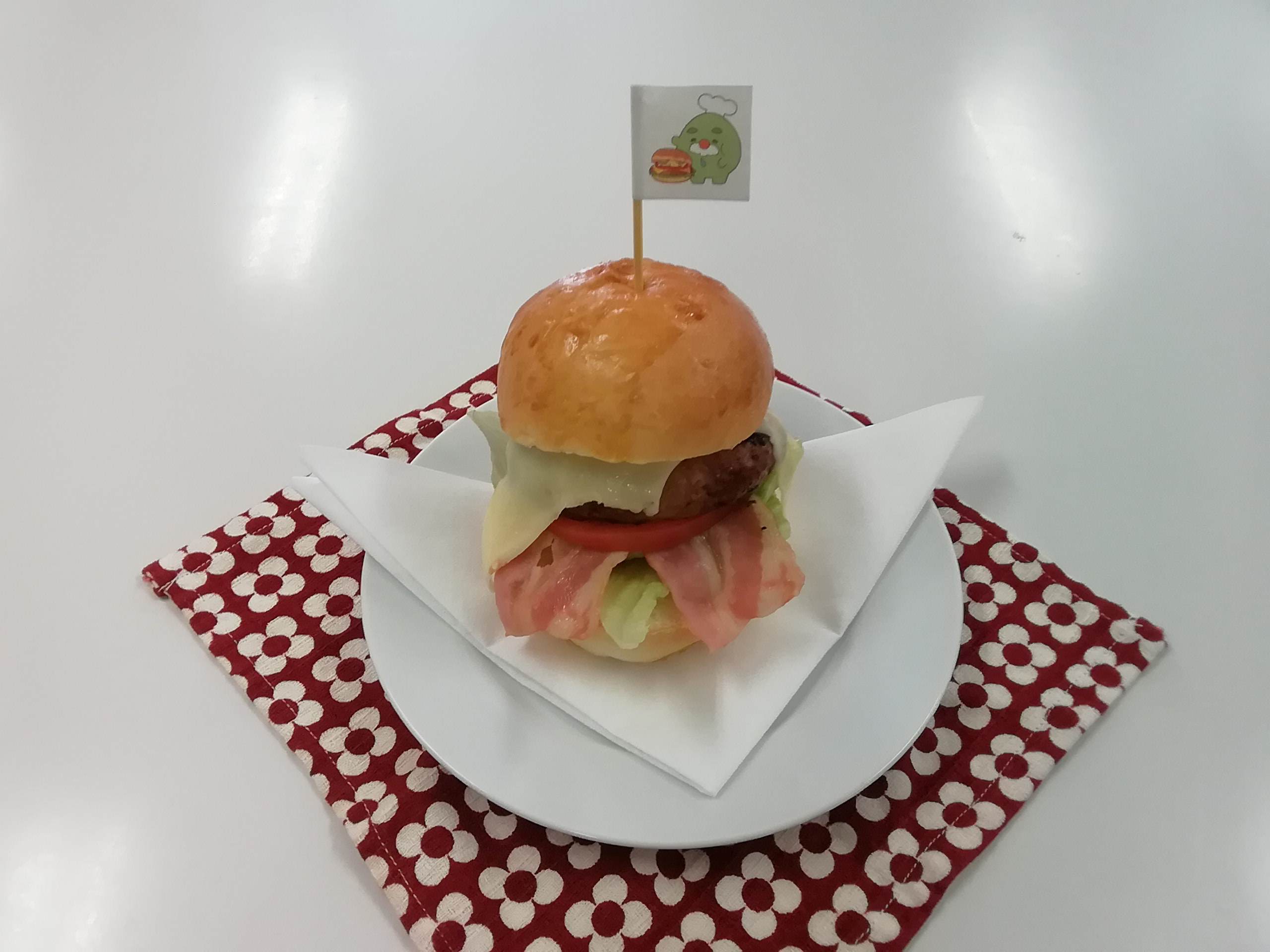 【抽選】黒豚＆ベーコンチーズバーガー(収穫体験付)