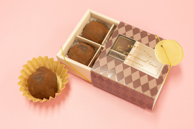 チョコ大福（餡とサツマイモ入り）