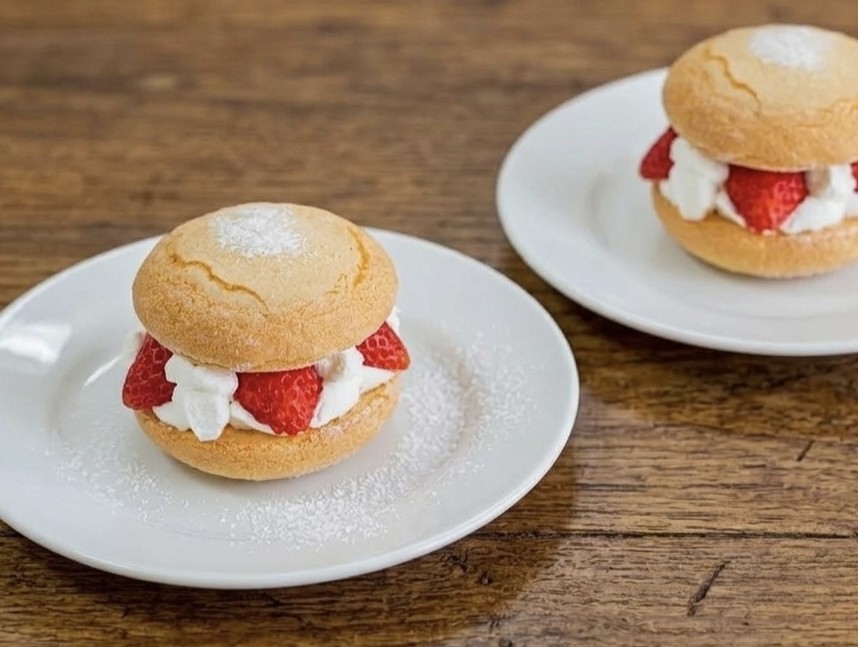 【抽選】いちごのブッセ