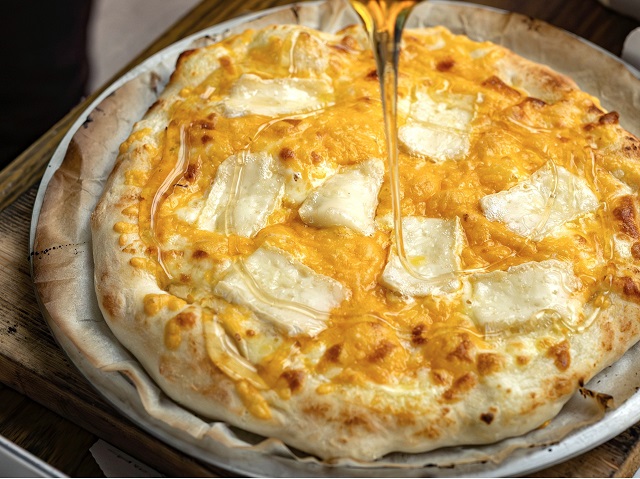 はちみつチーズピザ