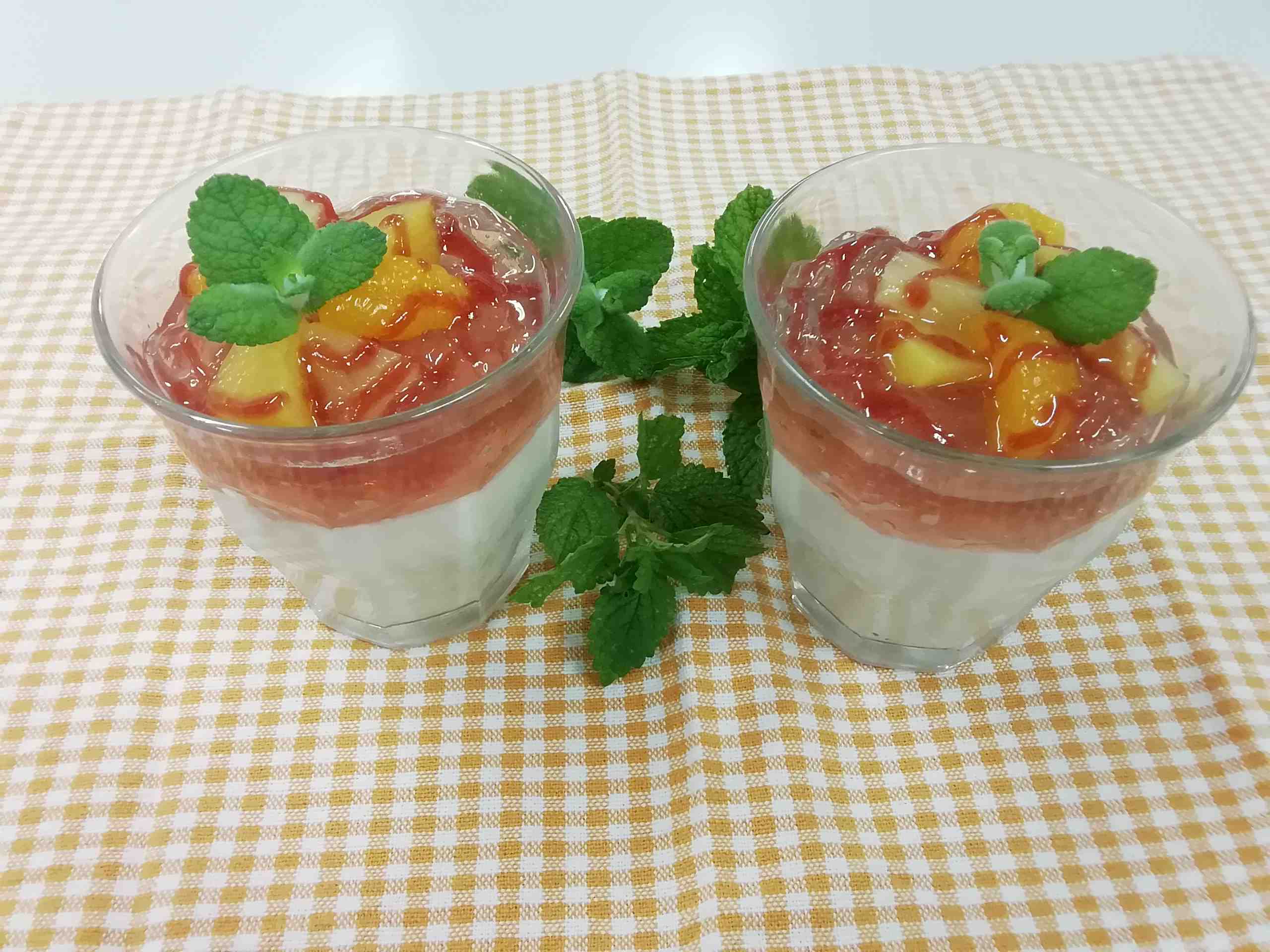 夏のさわやかフルーツゼリー＆ミルクプリン
