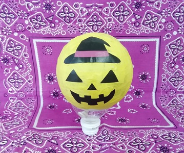 ハロウィンの張り子づくり